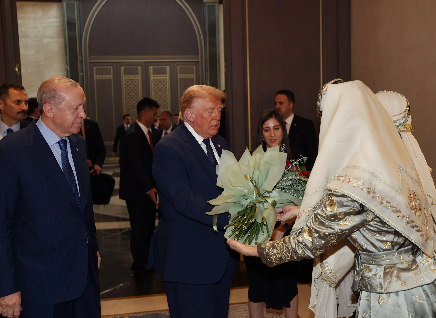 Trump Ankara ziyaretiyle kritik görüşmelere başladı