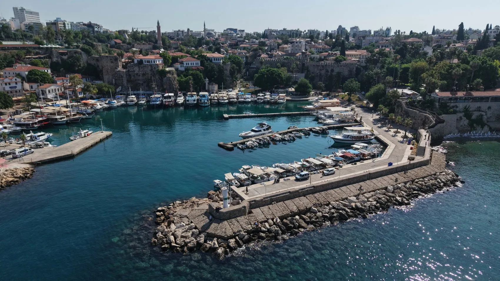 Antalya Yat Limanı mendireği tehlike saçıyor