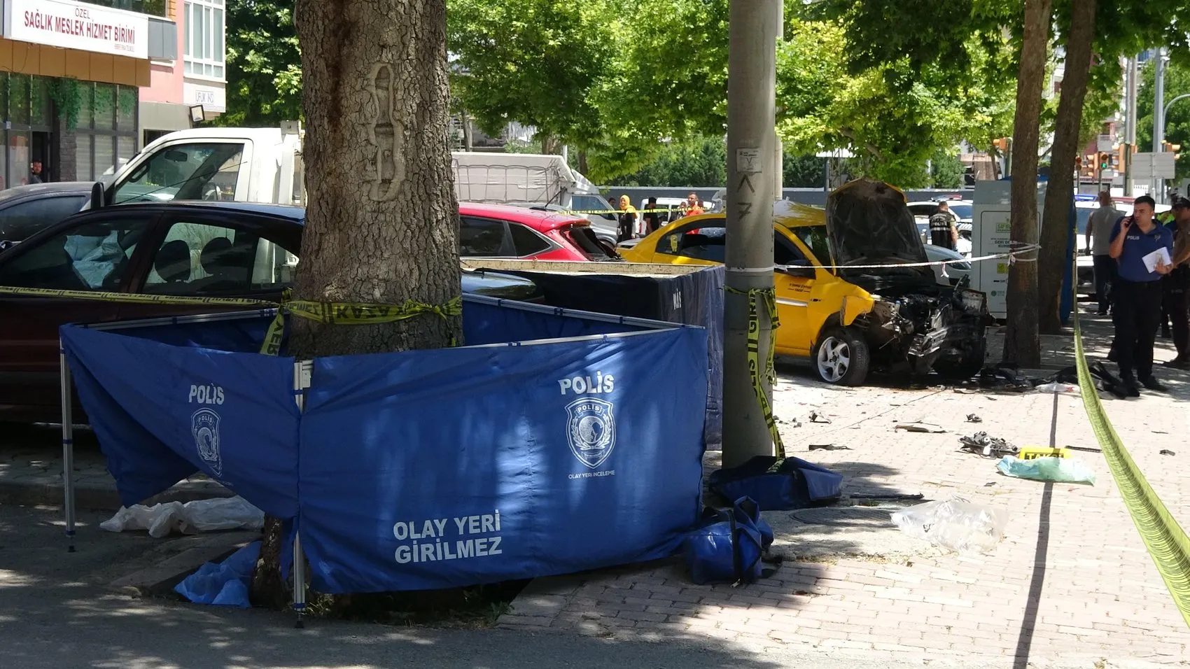Konya’da kaldırımda yürüyen anne ve kızı taksinin çarpmasıyla can verdi