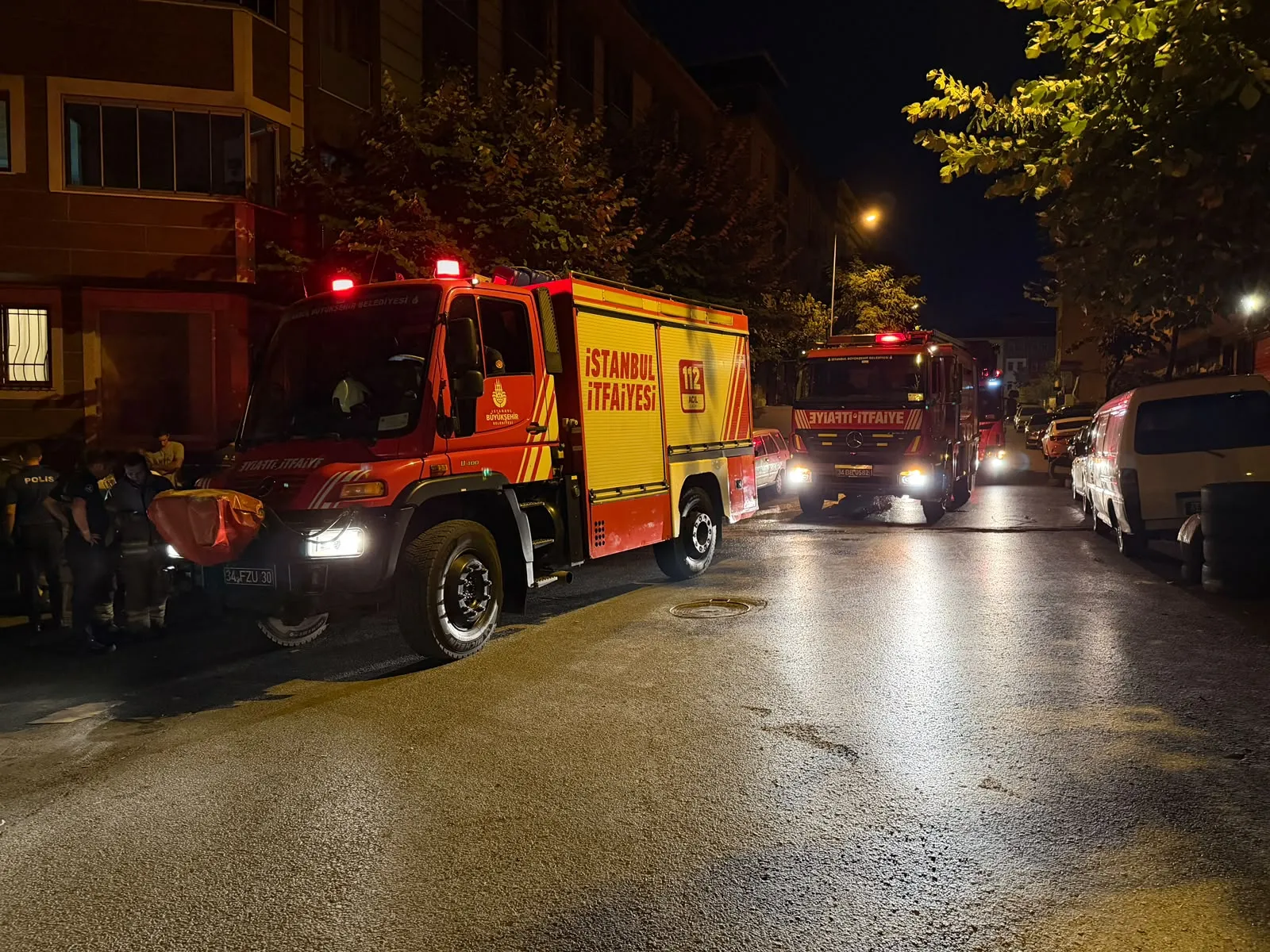 Gaziosmanpaşa’da kontrolden çıkan otomobil mahalleyi ayağa kaldırdı