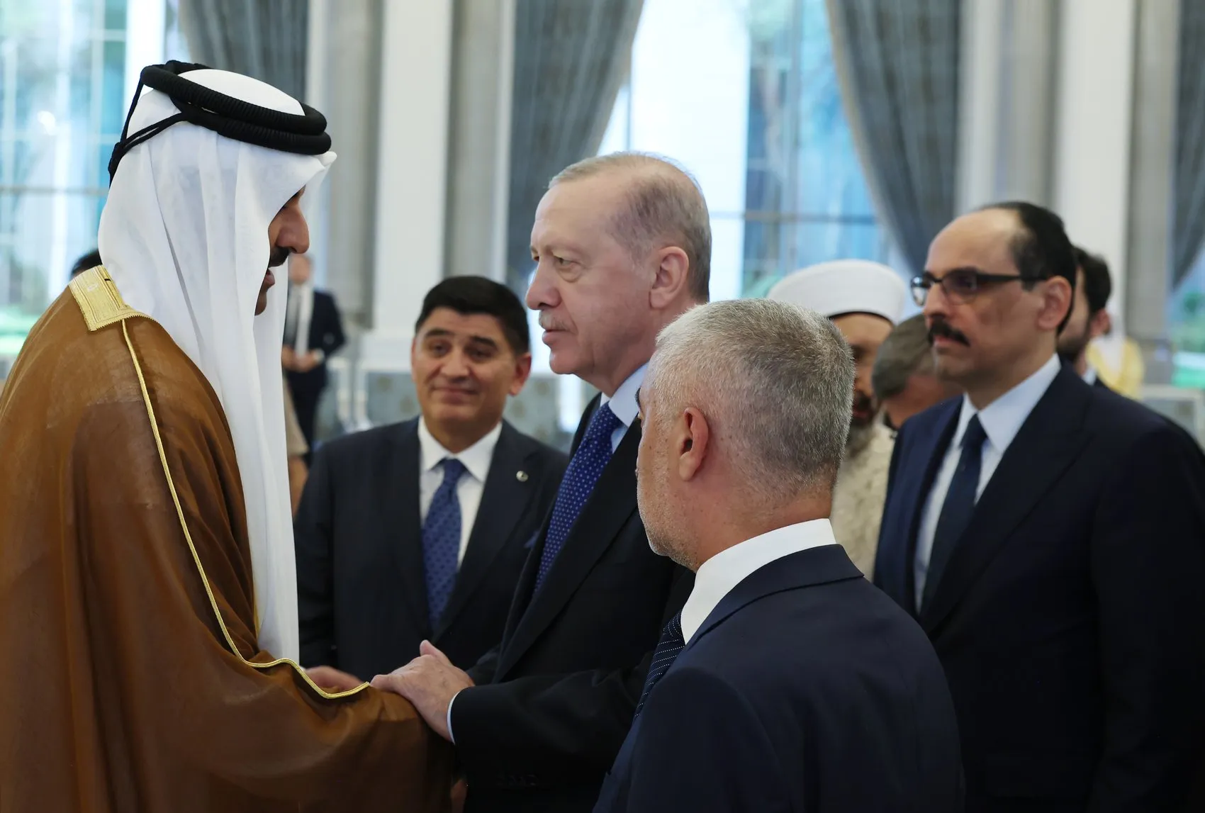 Erdoğan Doha yolcusu Katar Emiri’ne taziye ziyareti gerçekleşti