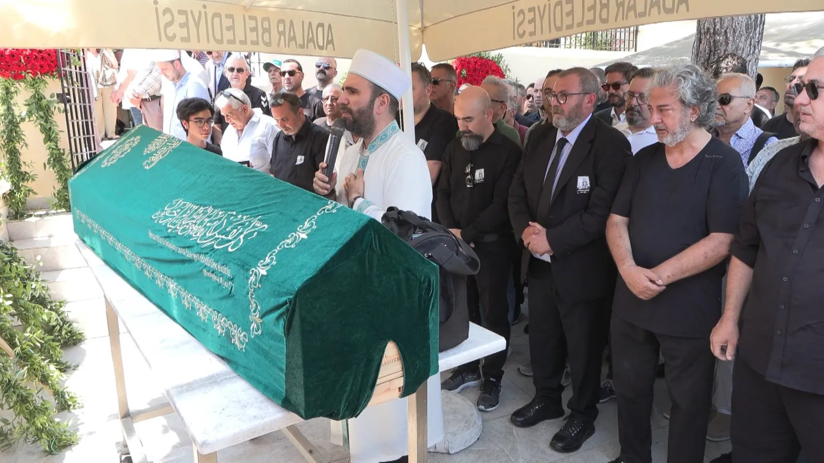 Milliyet Genel Yayın Yönetmeni Özay Şendir babasını kaybetti