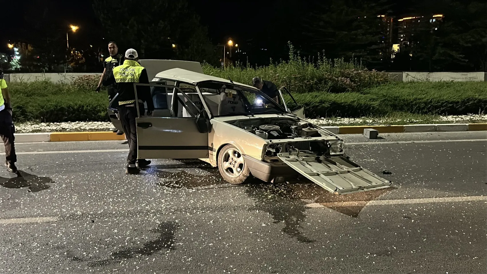 Sivas'ta kontrolden çıkan otomobil takla attı