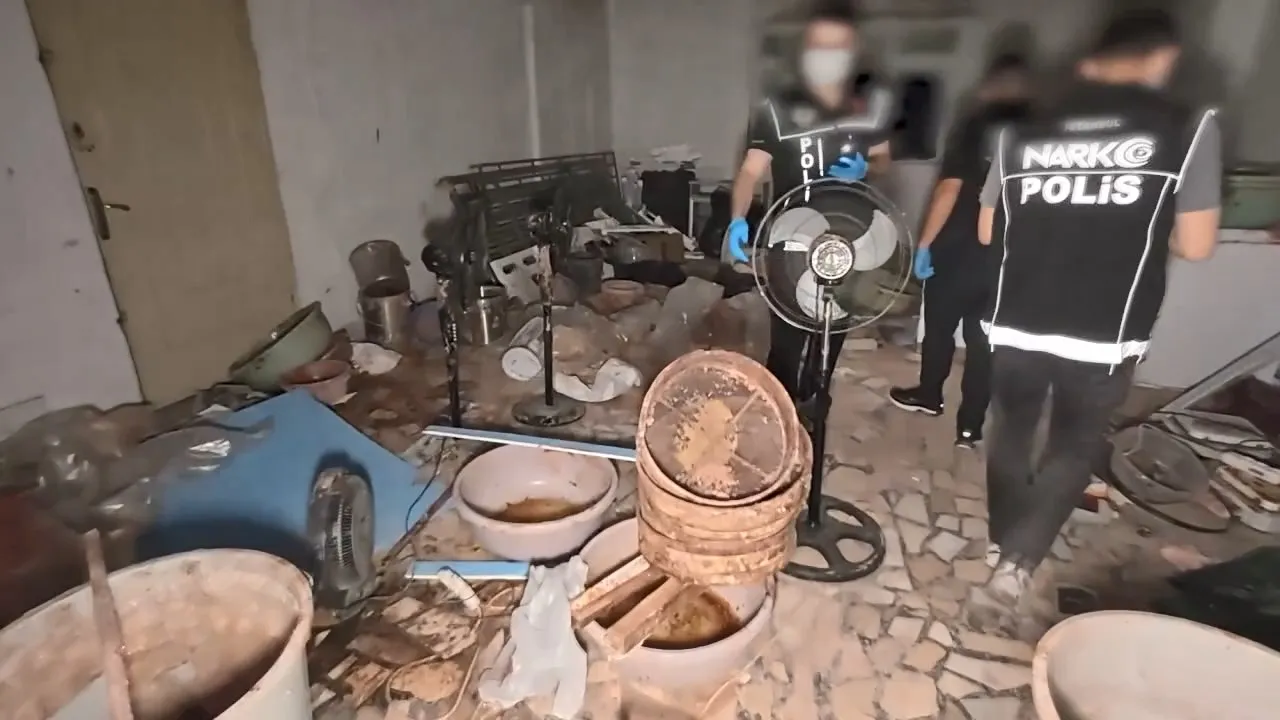 Zeytinburnu operasyonunda büyük uyuşturucu hammaddesi yakalandı