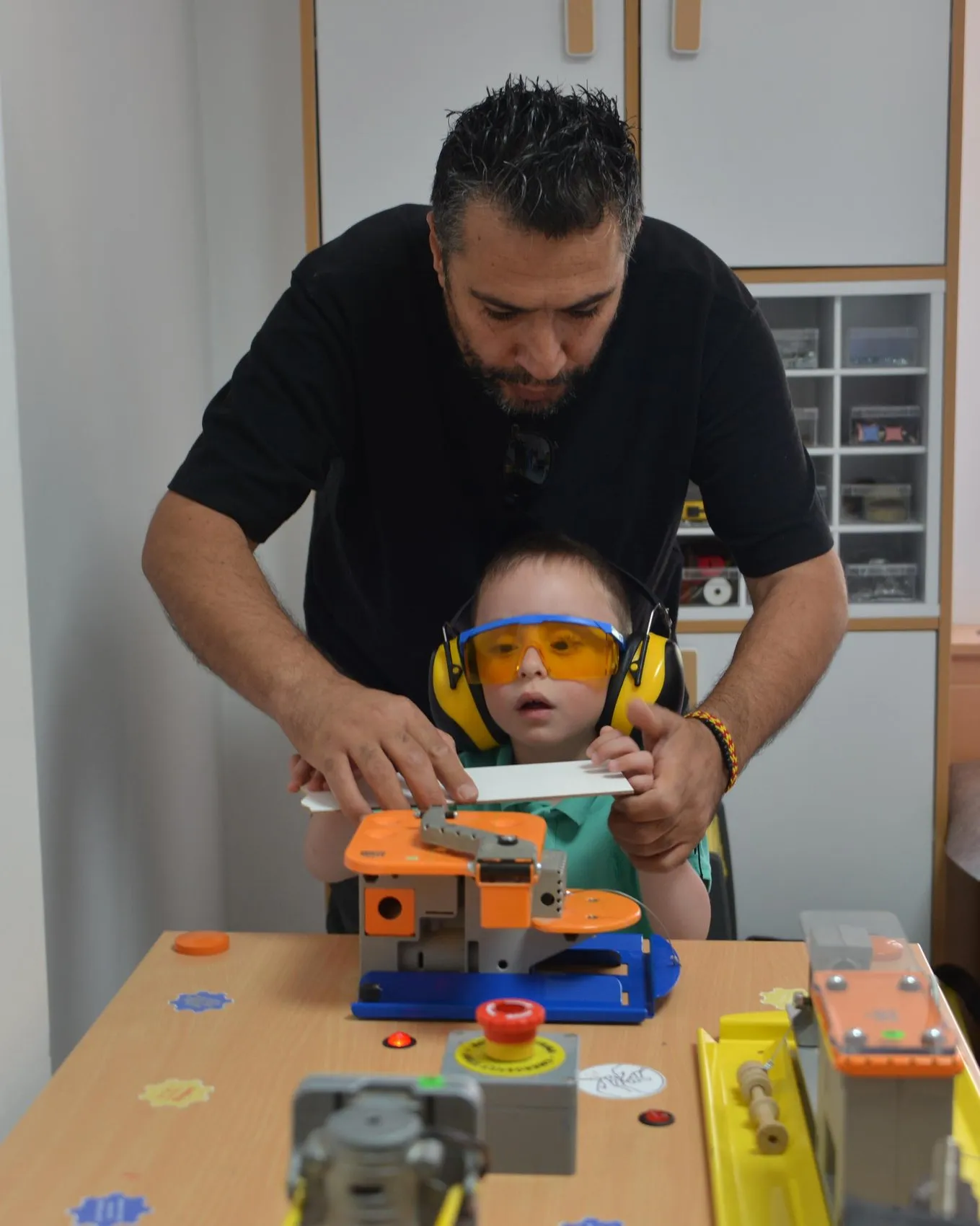 Erzurumdaki anaokulu çocukları dört duvar arasından çıkarıp ormana taşıdı