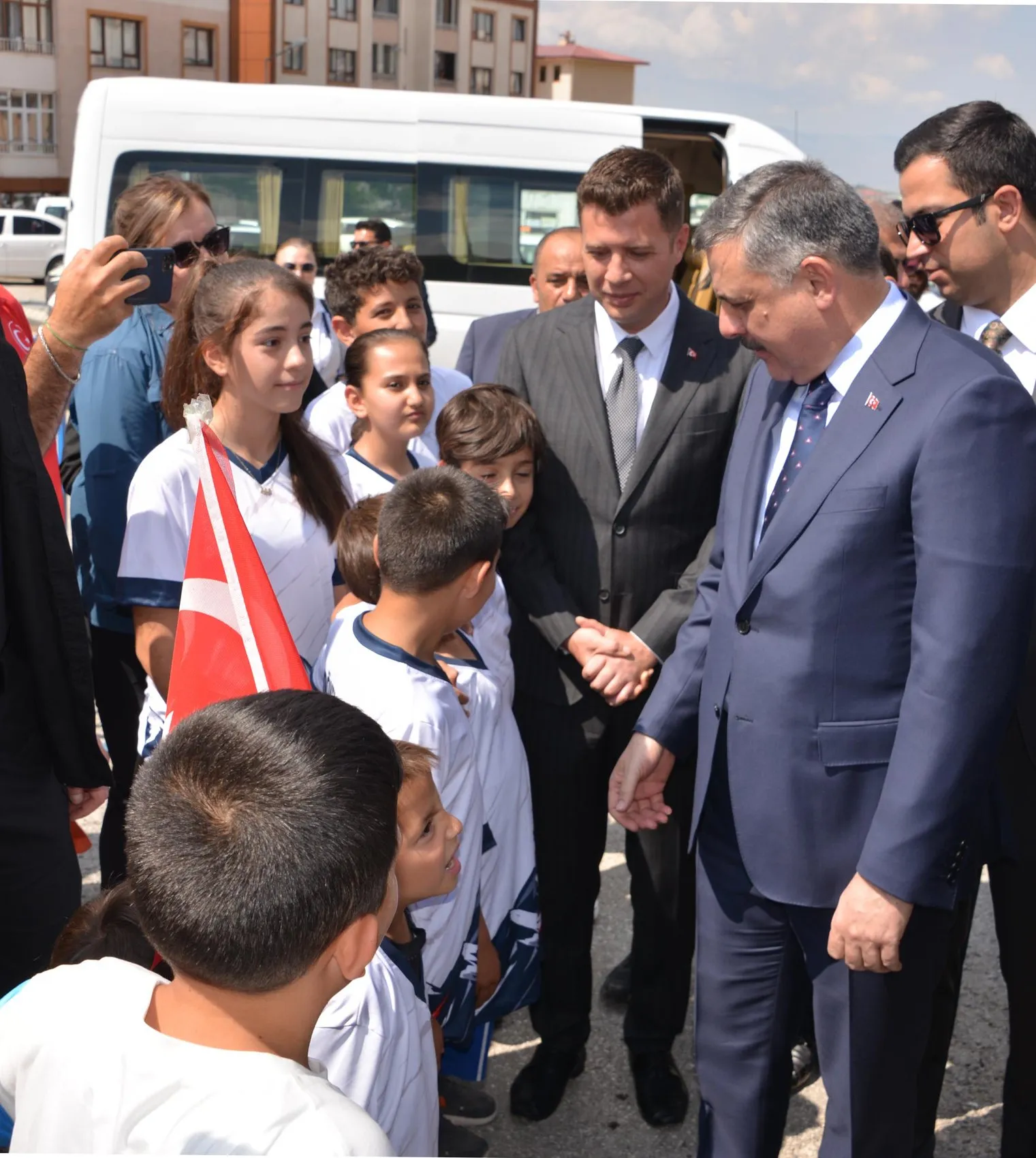 Erzurum’da 620 milyonluk eğitim ve cami yatırımı