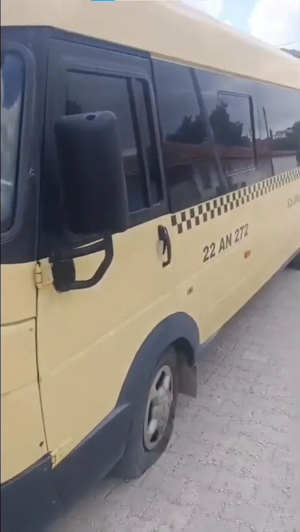 Keşan'da sabah şoku Servis minibüsünün lastiklerini kestiler