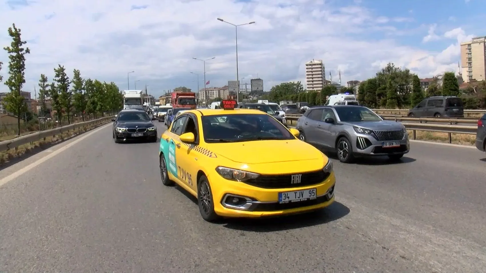 Ümraniye Şile Yolu üzerinde motosikletli polis kazası