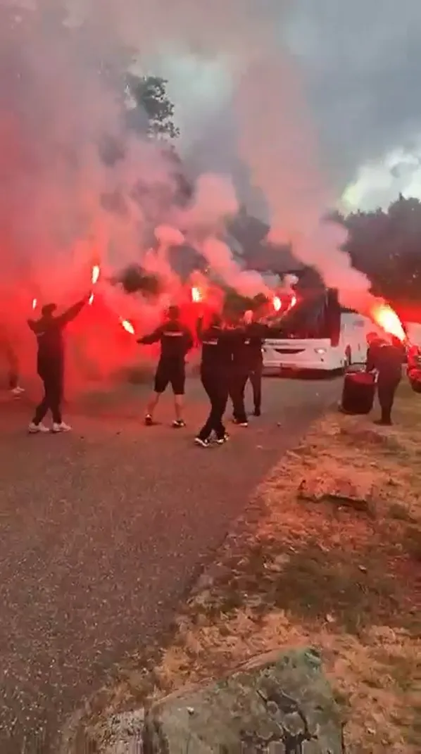 Samsunspor Hollanda kampında coşkulu bir sürprizle karşılandı