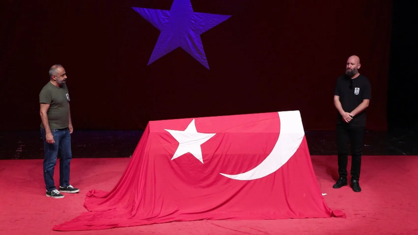 Türk tiyatrosunun çınarı Zihni Göktay son yolculuğuna uğurlandı