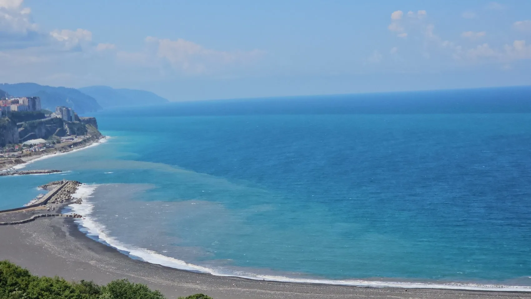 Zonguldak kıyılarında deniz iki gündür çamura büründü