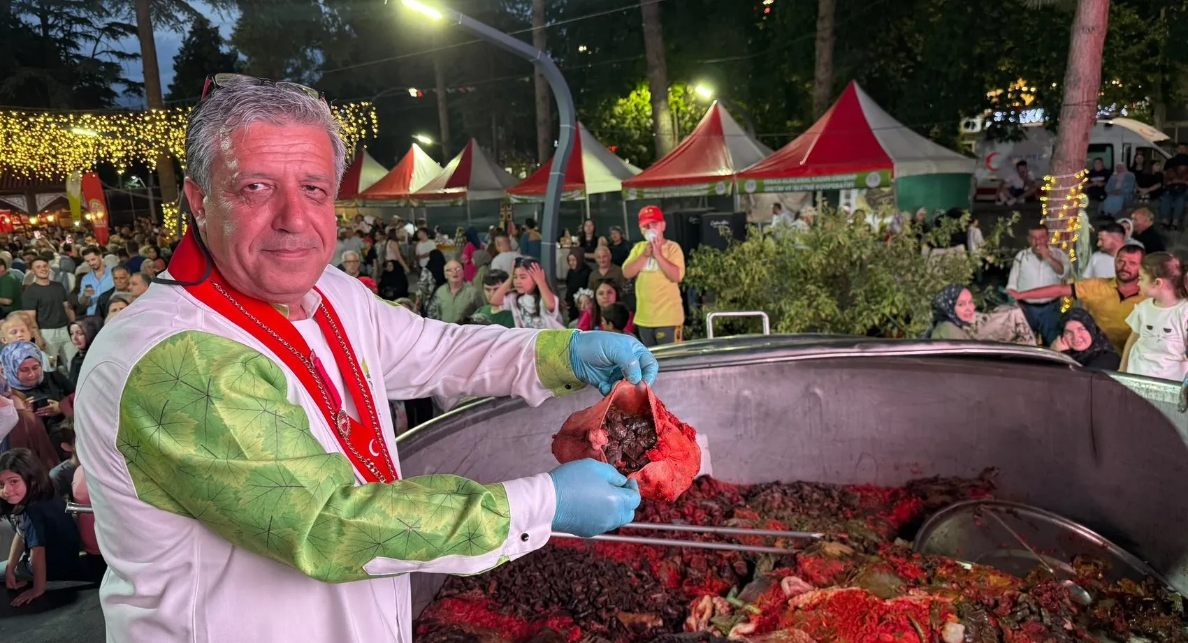 Erbaa dev kazanda pişirdiği 288 bin dolmayla rekor hedefliyor