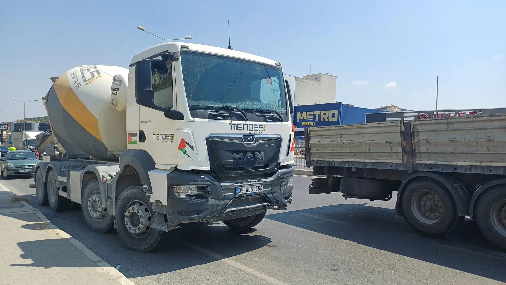 Kuşadası'nda beton mikseri dehşeti 1 ölü 1 yaralı