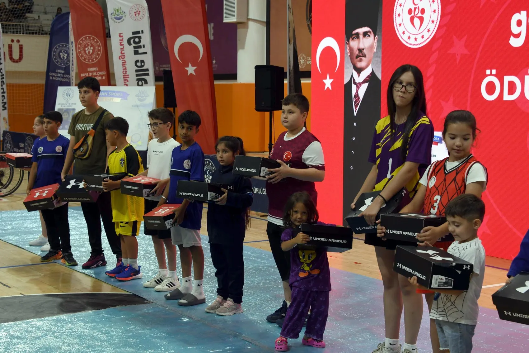 Edirne'de öğrencilere spor başarısı ödülü