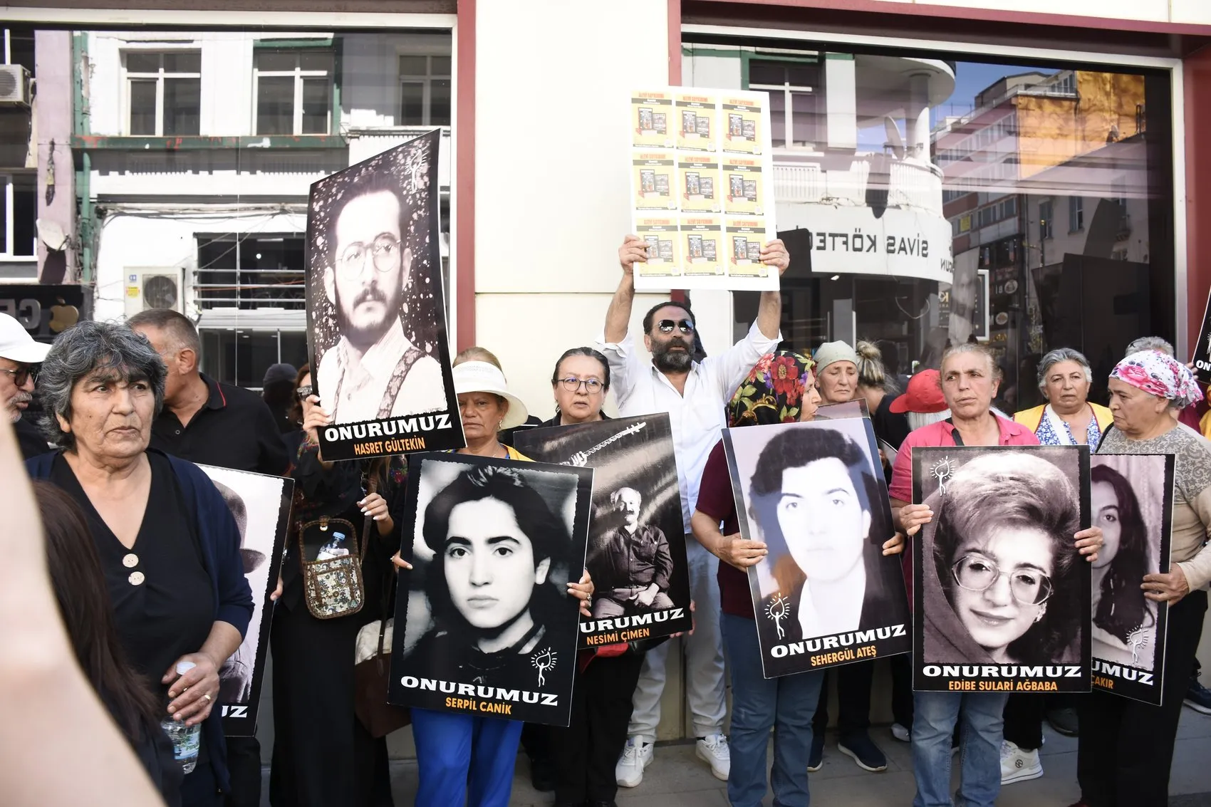 Sivas 2 Temmuz acısını otuz birinci yılında yine yüreğinde hissetti