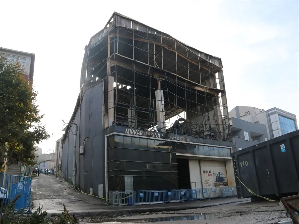 Dilovası’ndaki fabrika yangınında belediye görevlilerine tahliye kararı