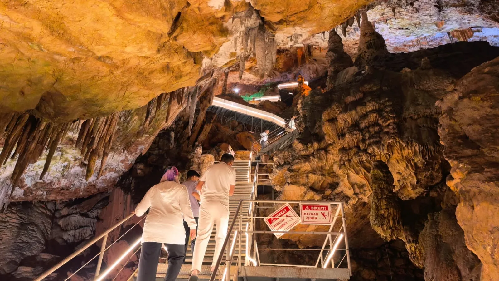 Bursa'nın doğal klimalı mağarası her mevsim aynı sıcaklıkta