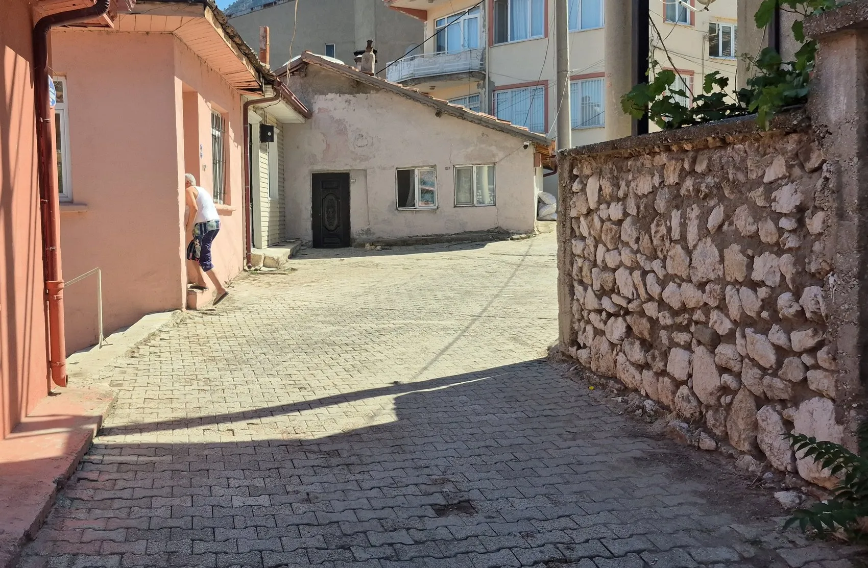 Isparta'da komşu kavgası kanlı bitti