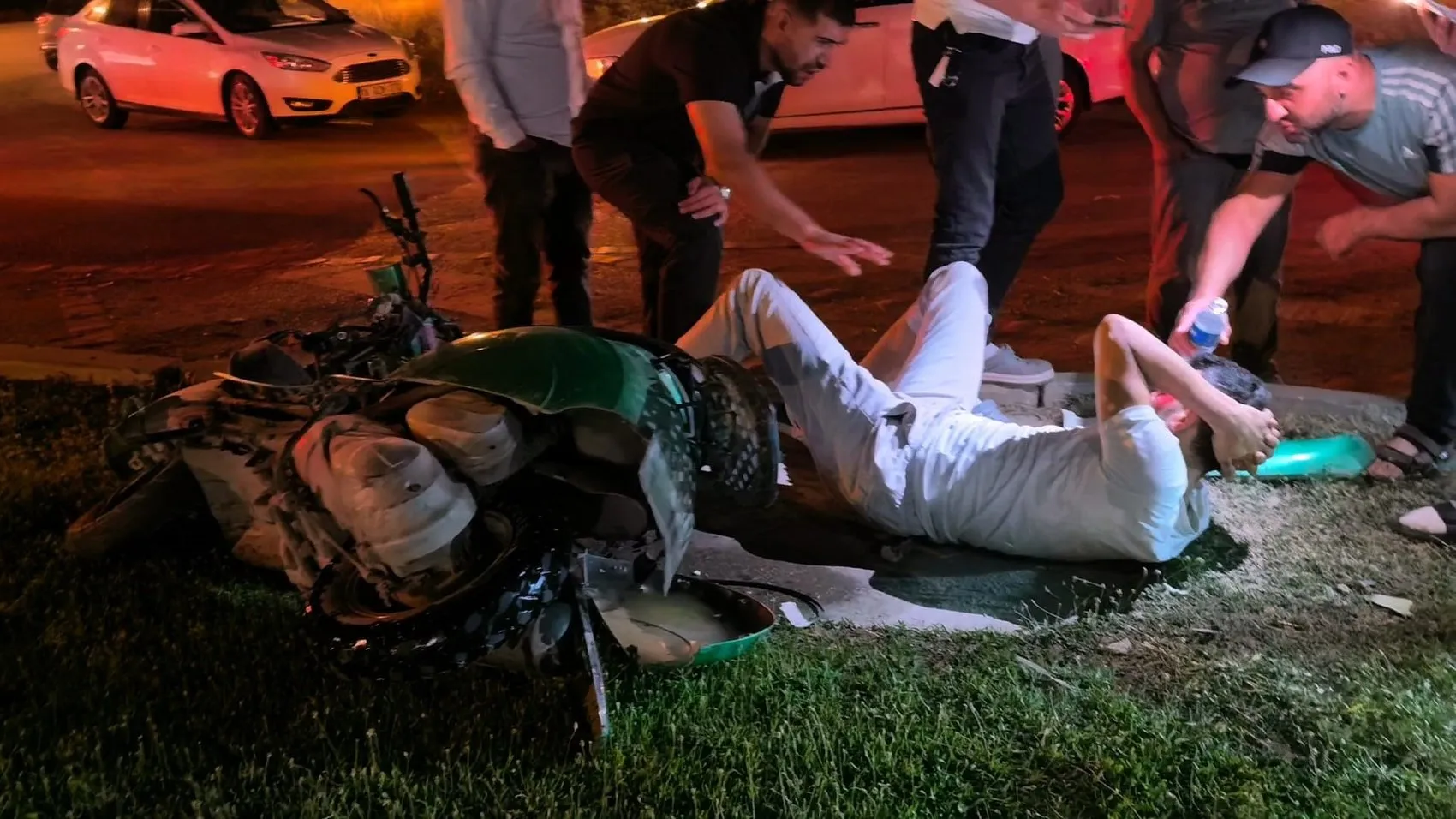 İnegöl girişinde motosiklet kazası bir kişiyi hastanelik etti