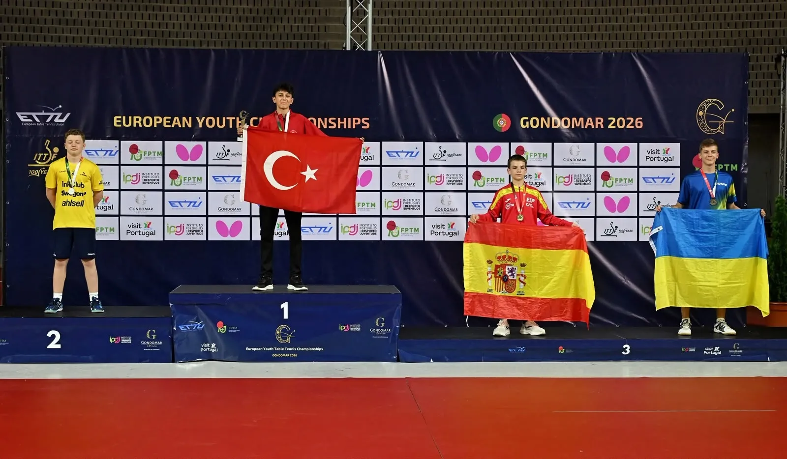 14 yaşındaki Görkem Öçal Avrupa masa tenisi şampiyonu oldu