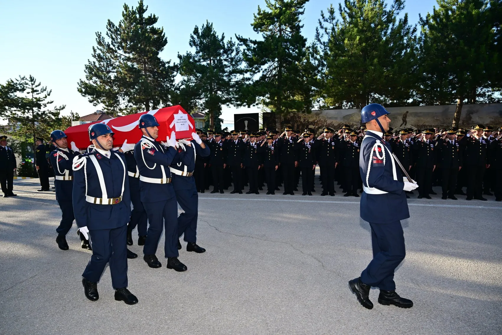 Eskişehir şehidini dualarla son yolculuğuna uğurluyor
