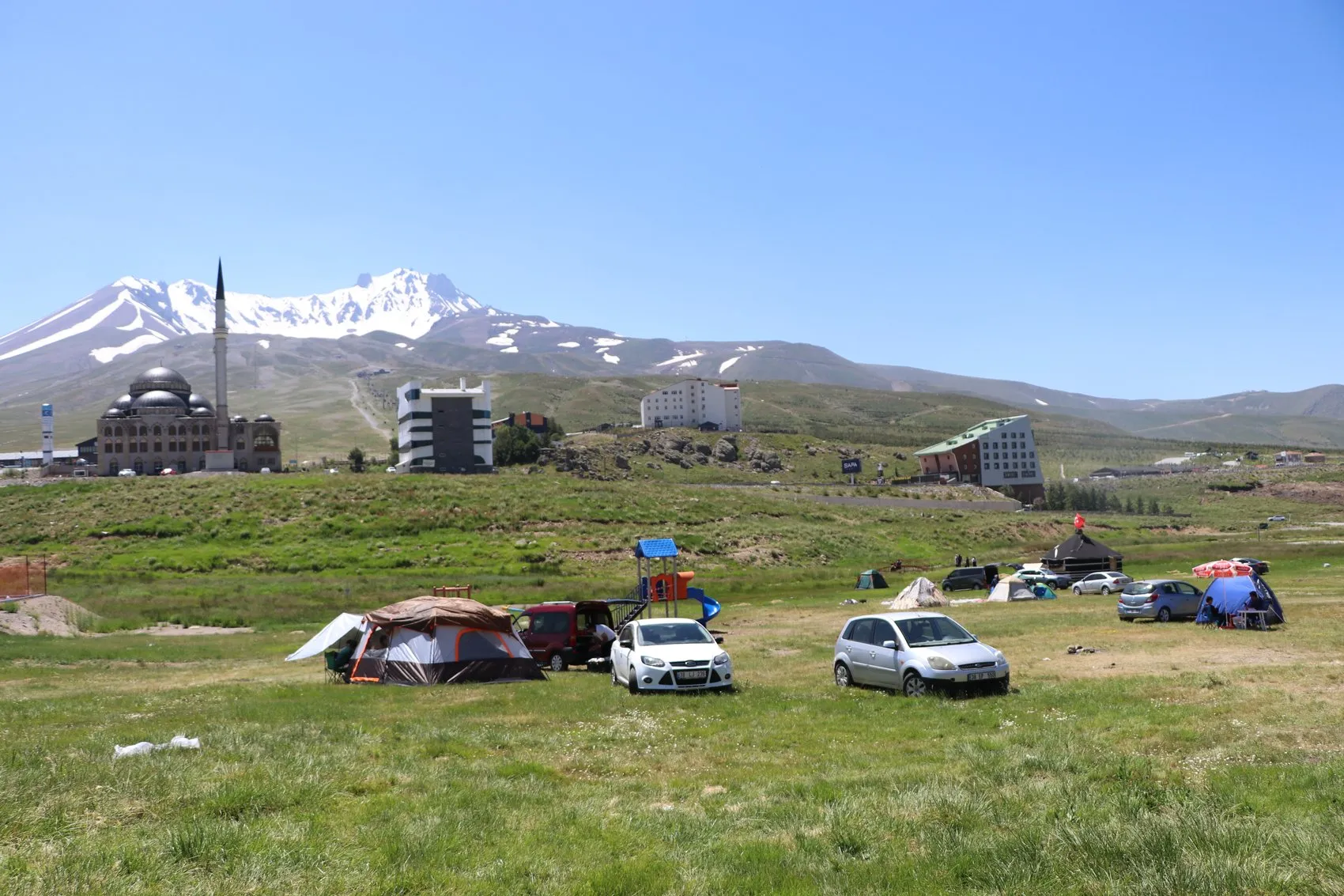 Erciyes Dağı eteklerinde şehir sıcaklığından kaçış rotası