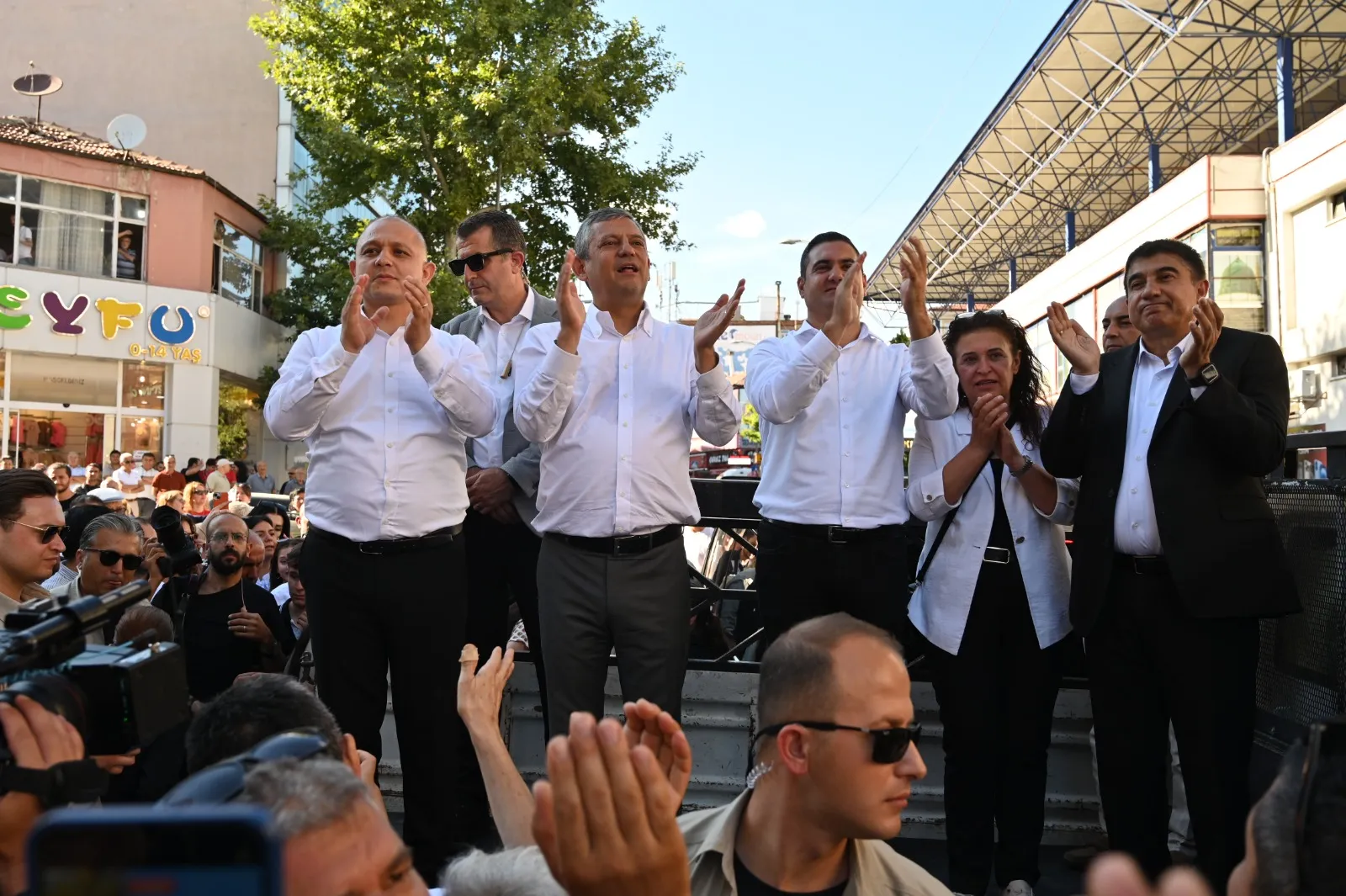Özgür Özel'den Yargıtay'a kritik mesaj