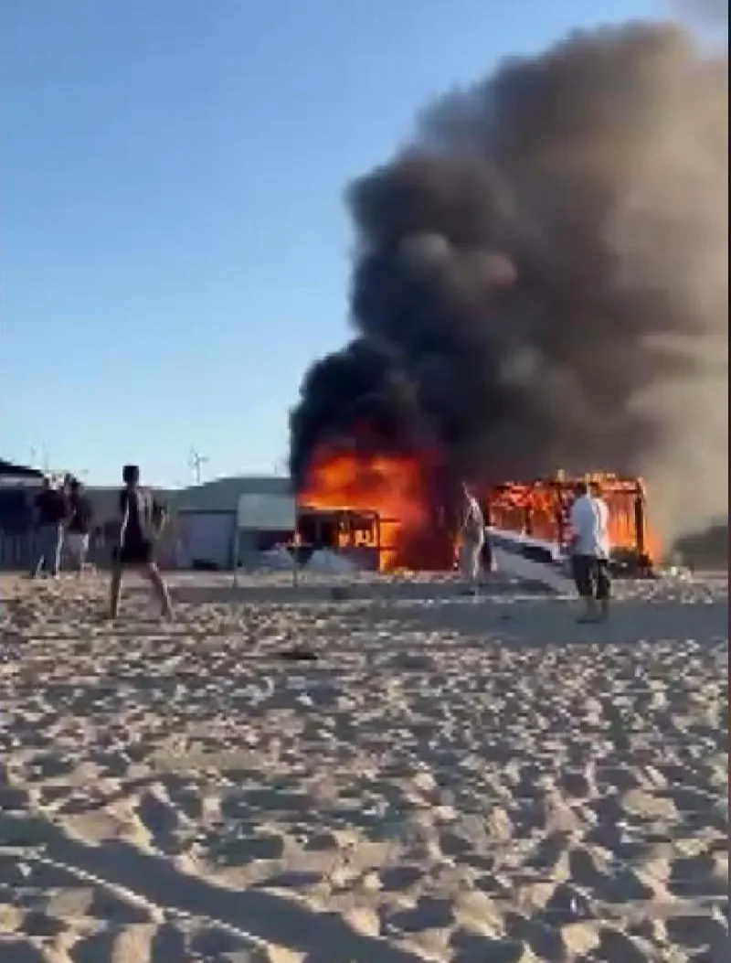 Çatalca Yalıköy'de plaj barakası küle döndü