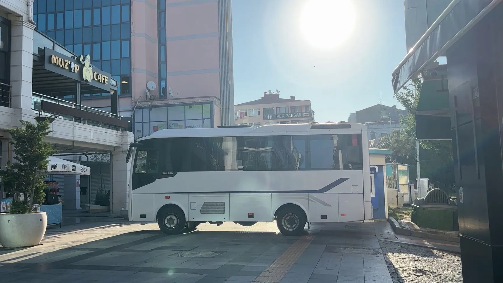 İzmit Belediye Başkanı Hürriyet ve eşine operasyon