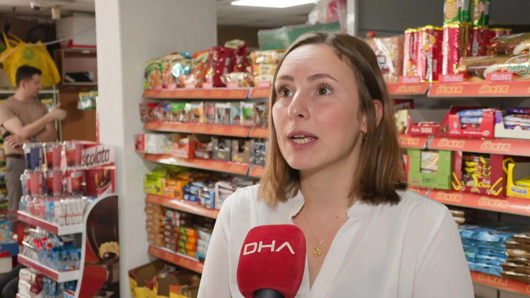 Mahalle bakkalına boş şişe getirene 1 lira ödeme dönemi başladı
