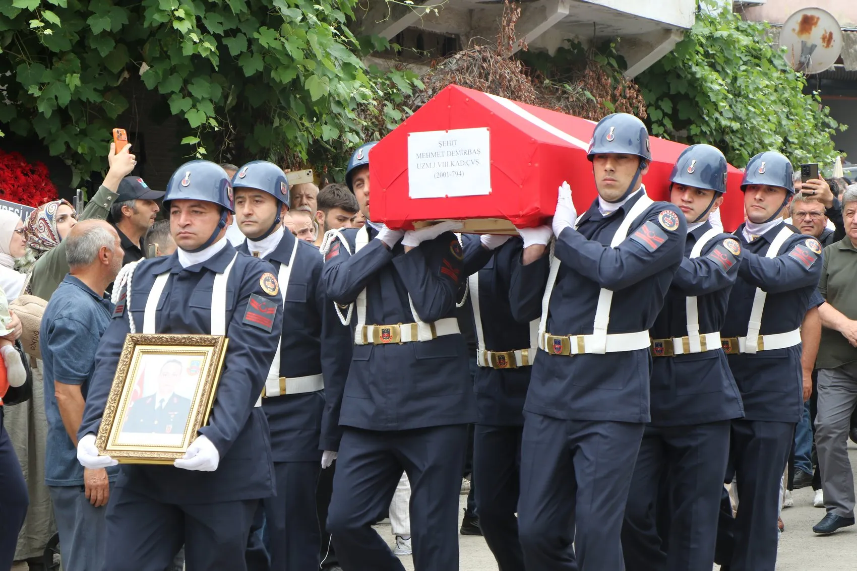 Samsun şehidini son yolculuğuna uğurladı