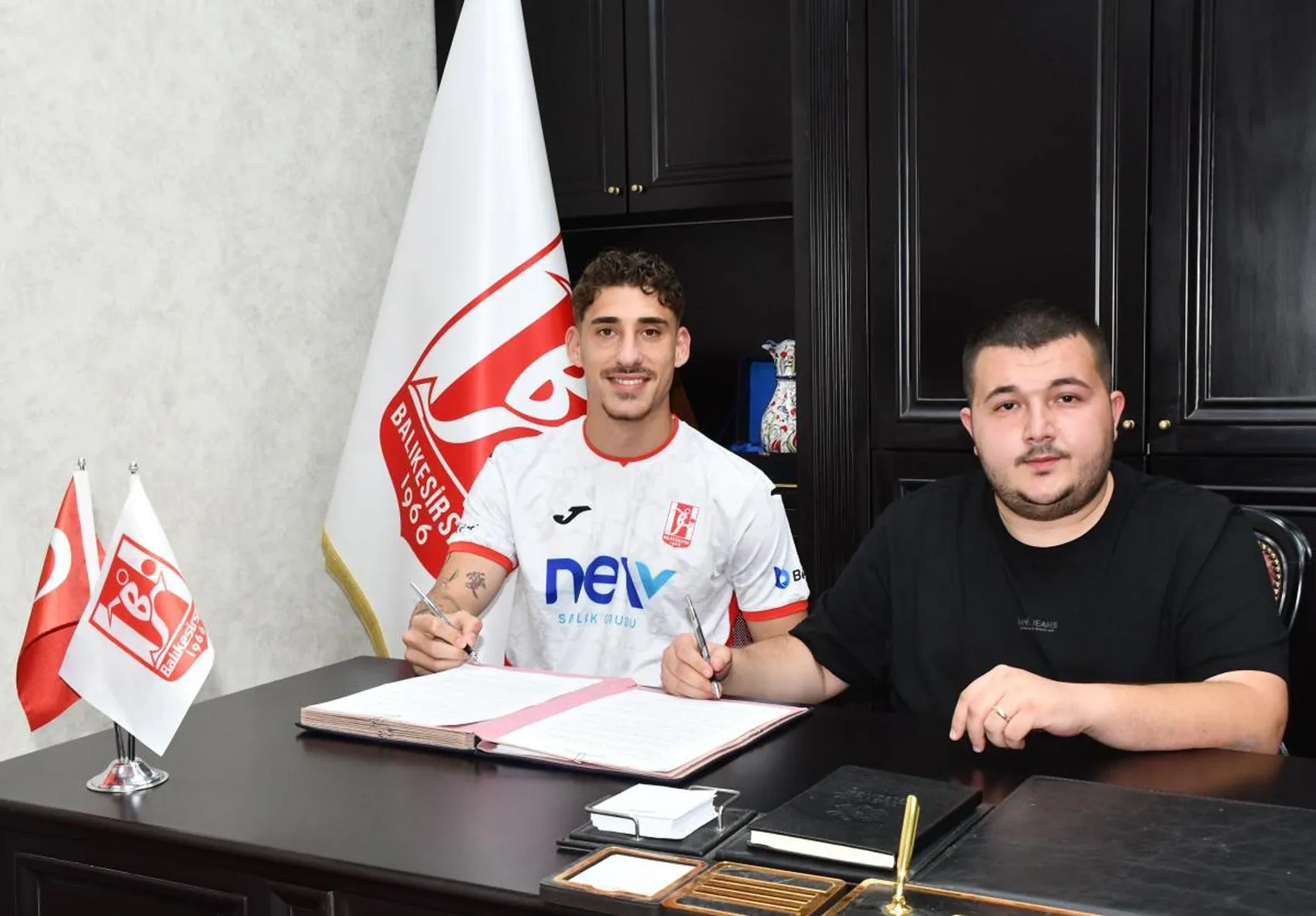 Balıkesirspor eski oyuncusunu Başakşehir'den geri getirdi