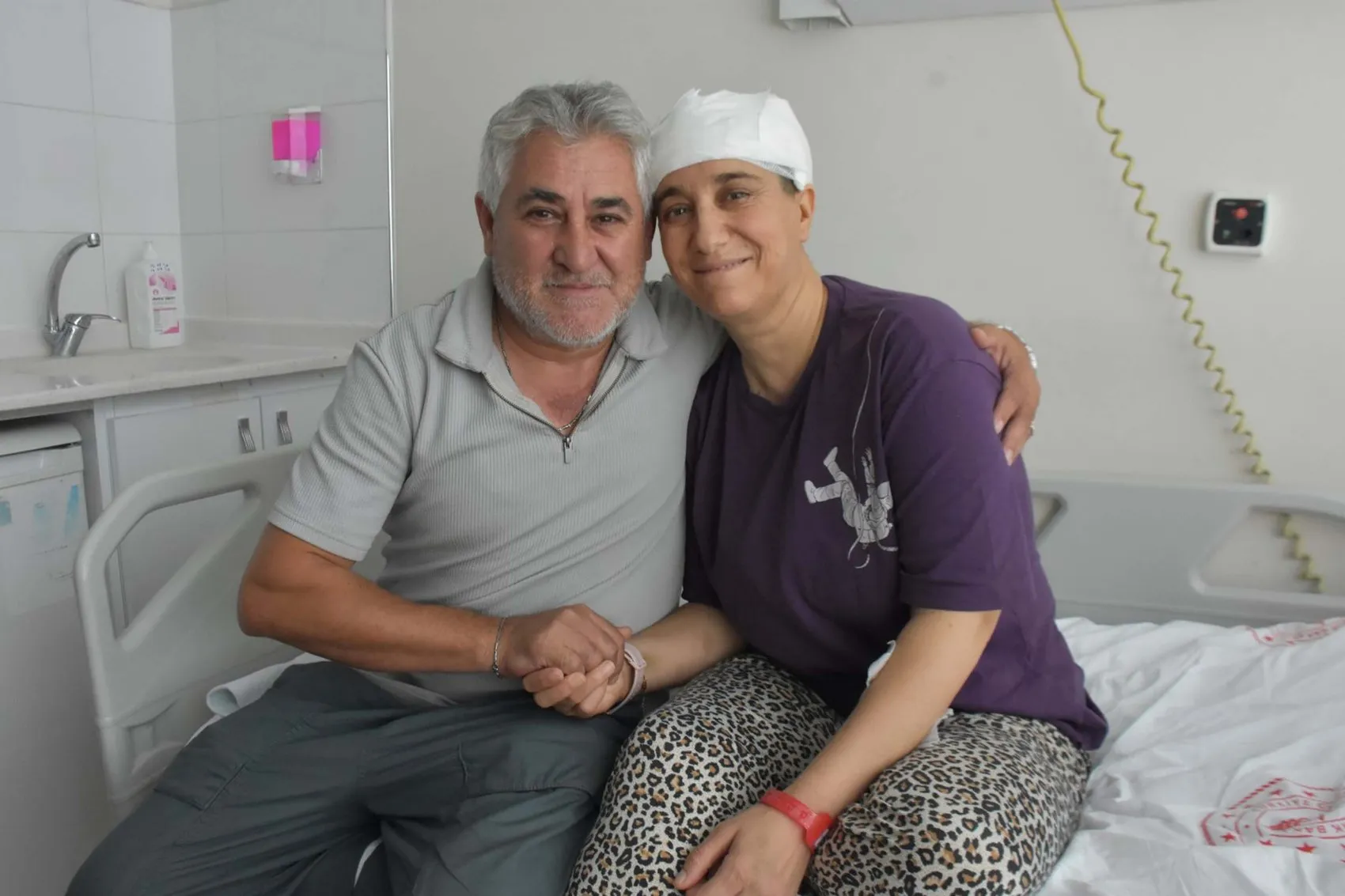 Beyindeki dev tümör hibrit yöntemle güvenle temizlendi