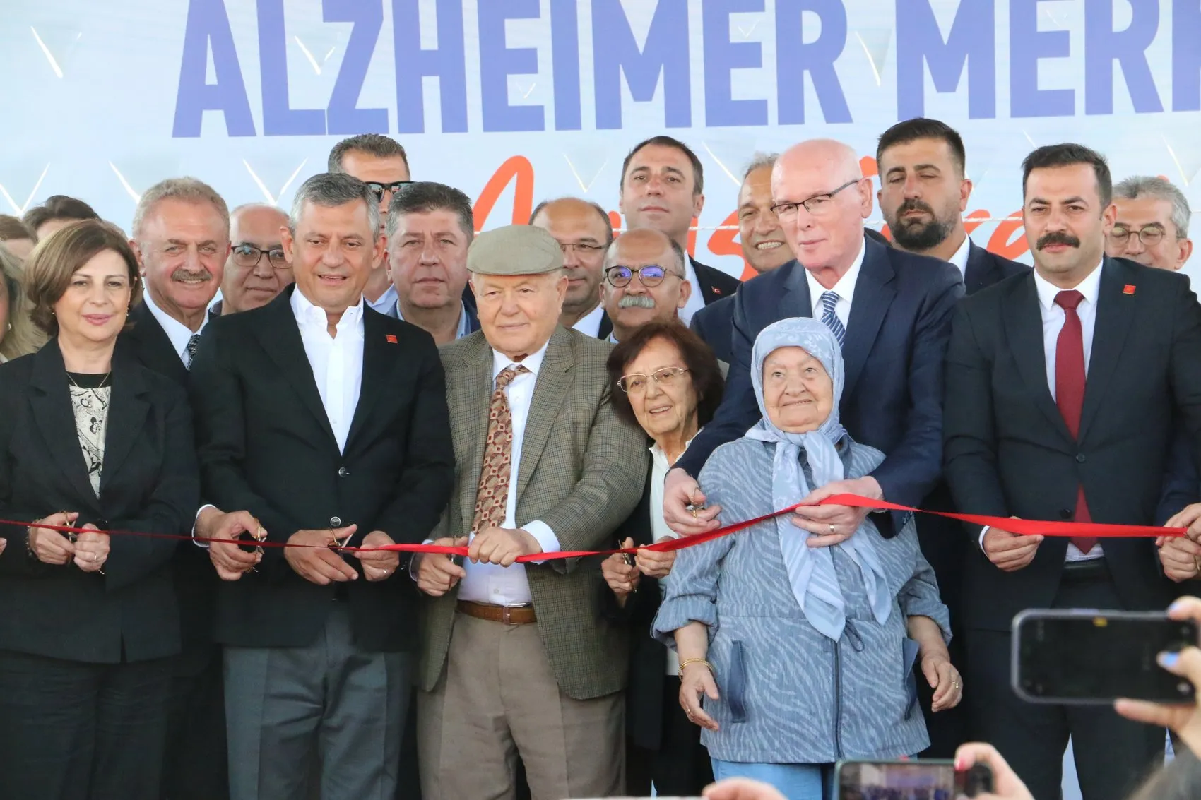 Özgür Özel Eskişehir'de iktidar mesajı verdi