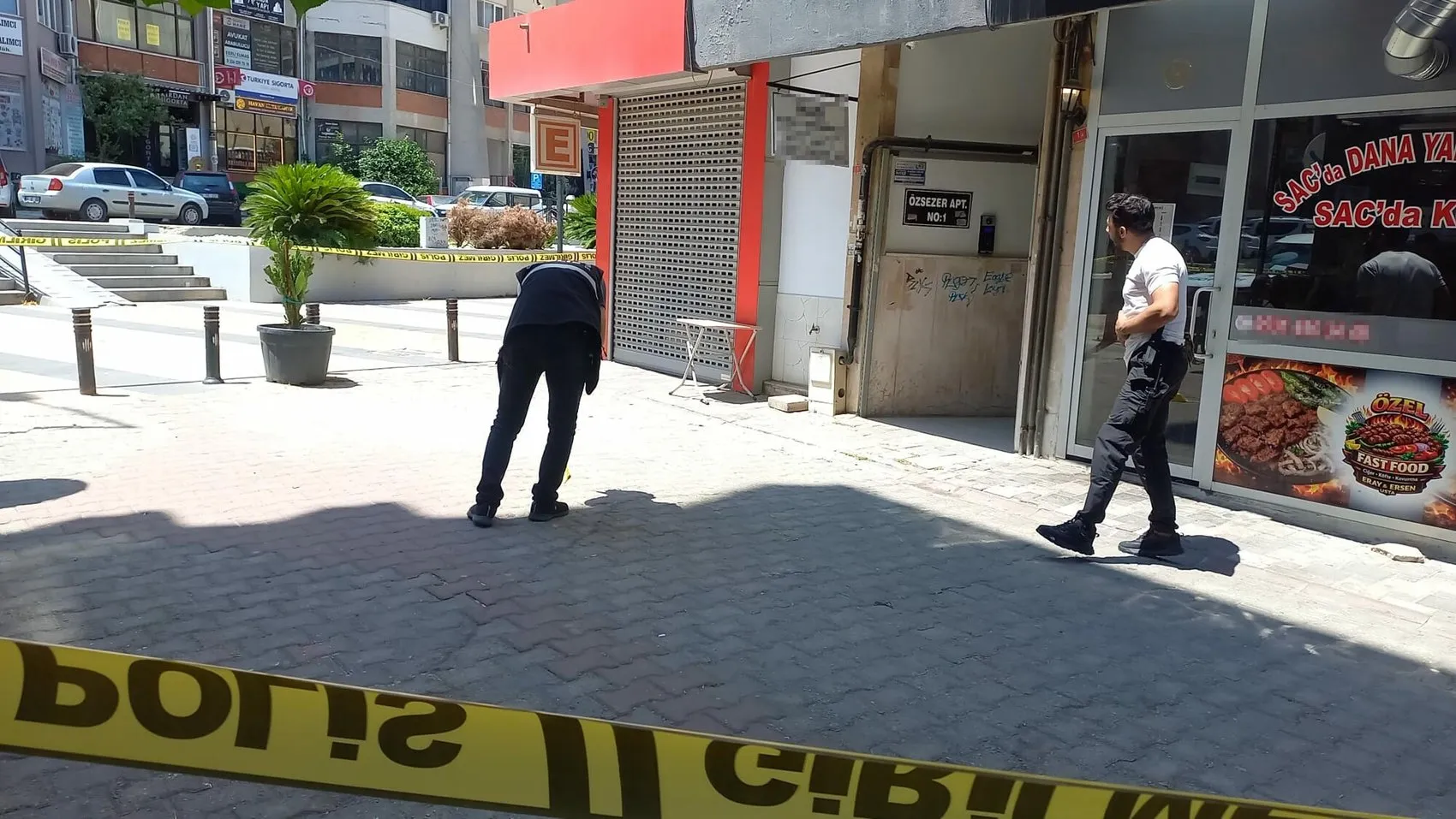 Manisa'da beşinci kattan düşen genç kadın yaşam savaşı veriyor