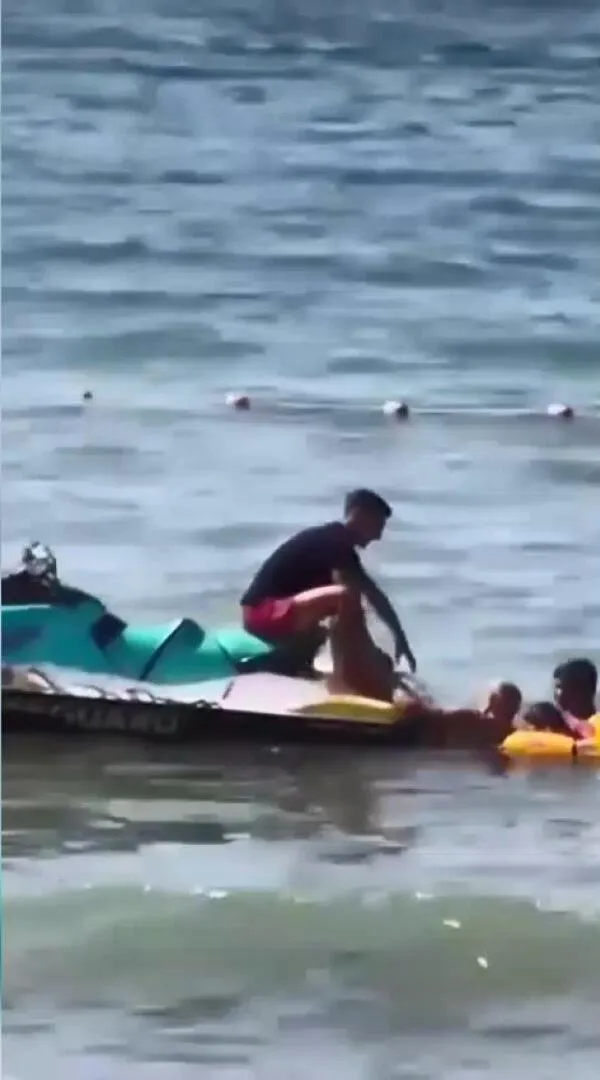 Silivri Selimpaşa'da denize giren vatandaş boğulmaktan son anda kurtuldu