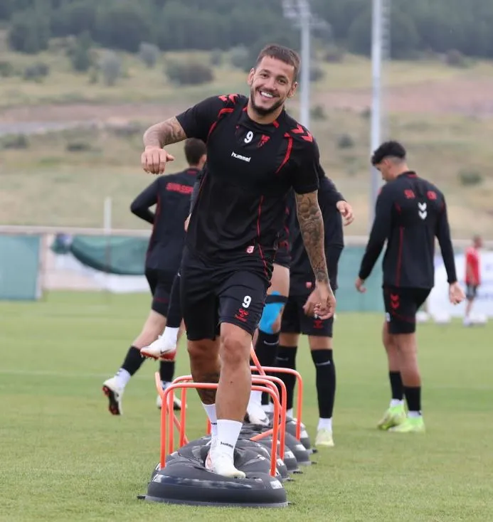 Sivasspor yeni sezonu Erciyes’in zirvesinde açıyor