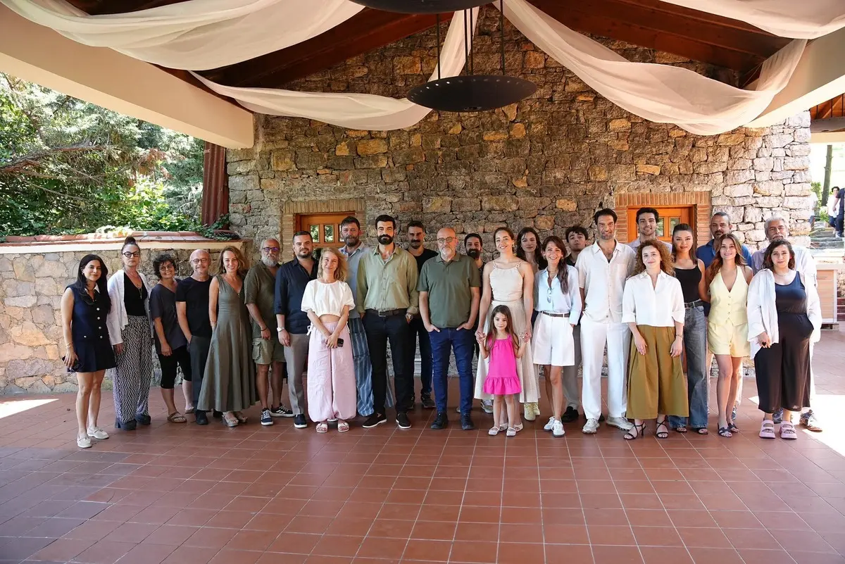 Sevdan Bir Ateş dizisi oyuncuları gündemde! "Bu kadro reytingleri sallar" 2