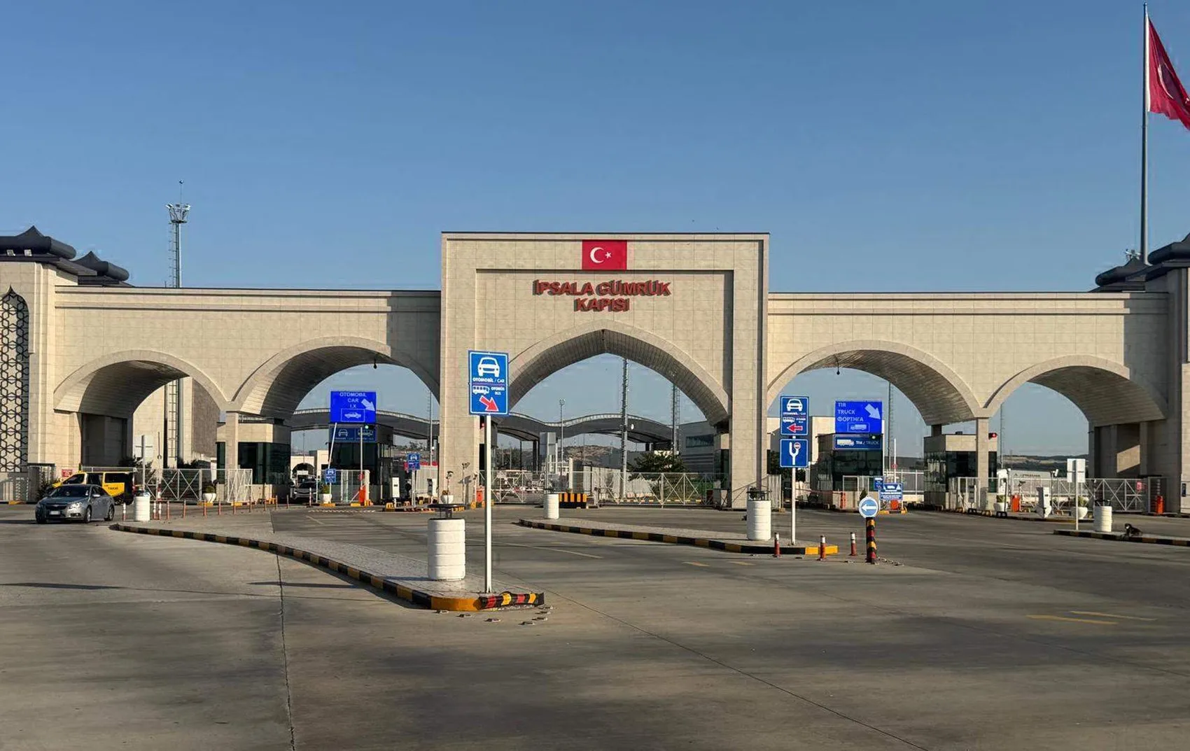 Yunanistan sınır kapılarında dört saatlik geçiş krizi
