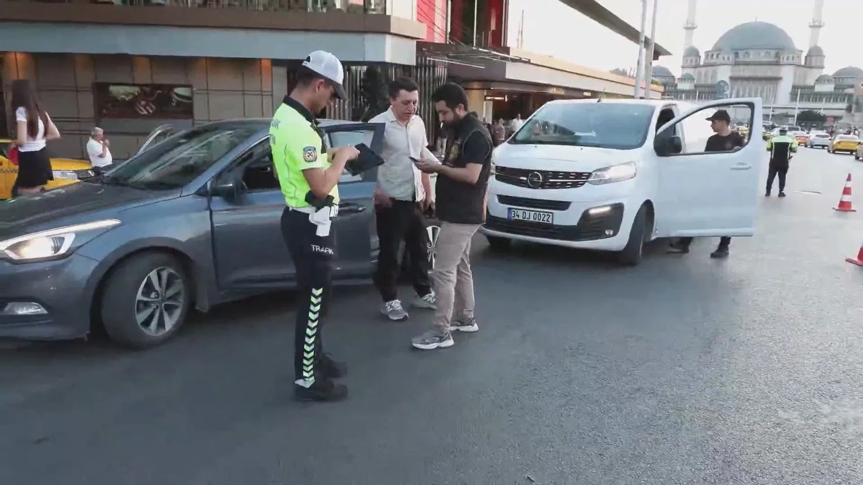 İstanbul genelinde kapsamlı huzur operasyonu
