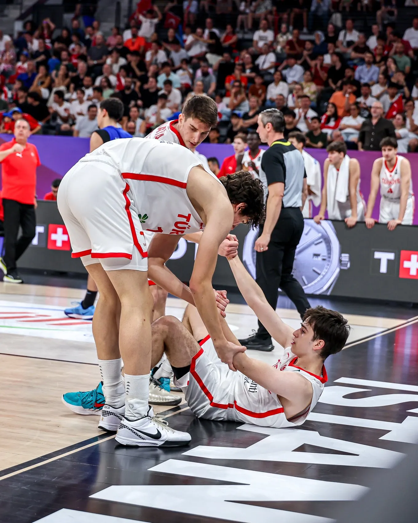 U17 Milli Basketbol Takımı çeyrek final biletini kaptı