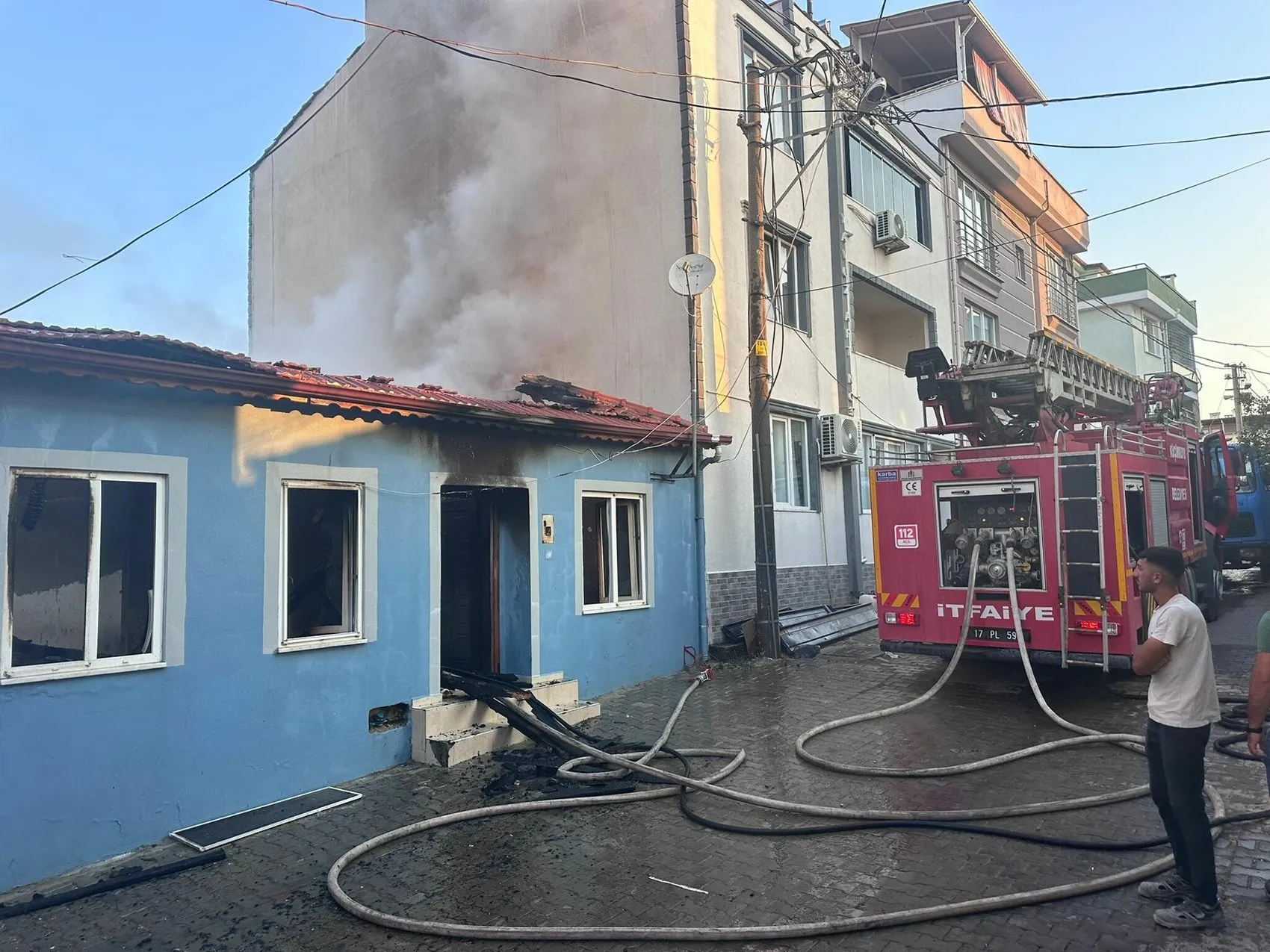 Ayvacık’ta inşaat işçilerinin kaldığı evde yangın çıktı