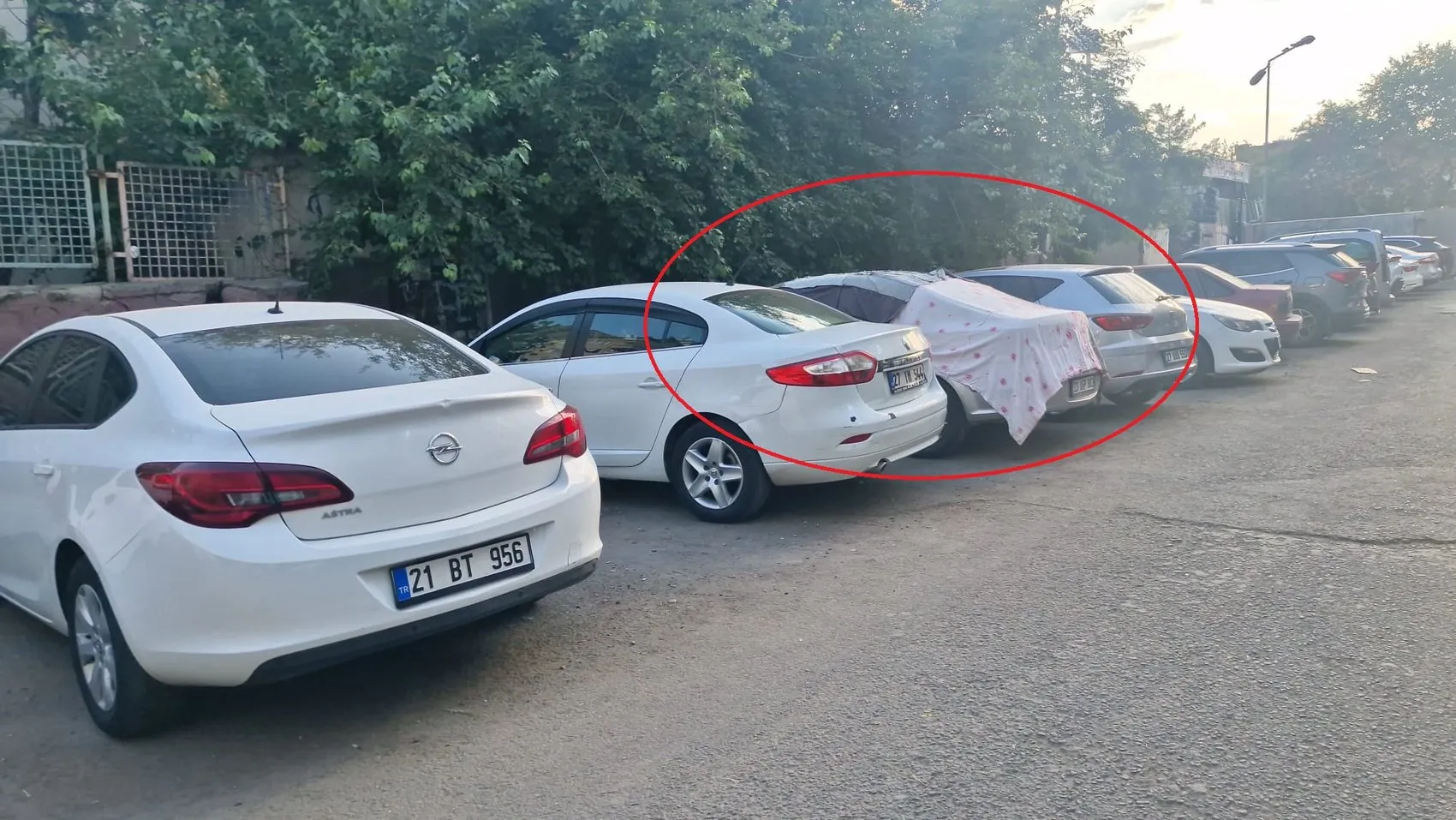 Diyarbakır sokaklarında 39 derecelik bunaltıcı sıcaklara suyla çözüm