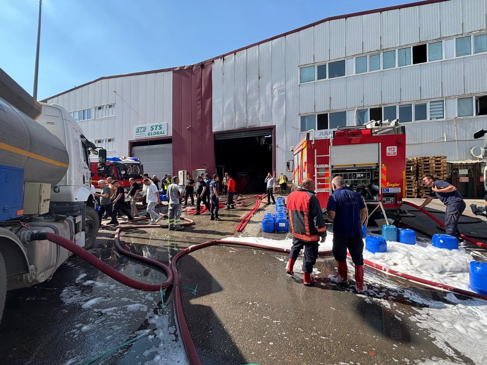 Kahramankazan’daki dev atık yağ fabrikasında korkutan yangın