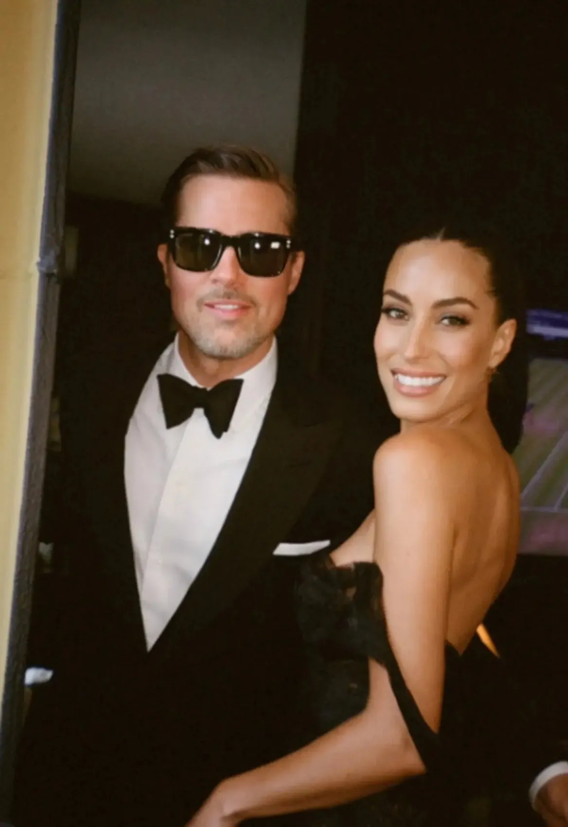 Brad Pitt ve Ines de Ramon un aşk pozları! Taylor Swift in düğününe katıldılar 1
