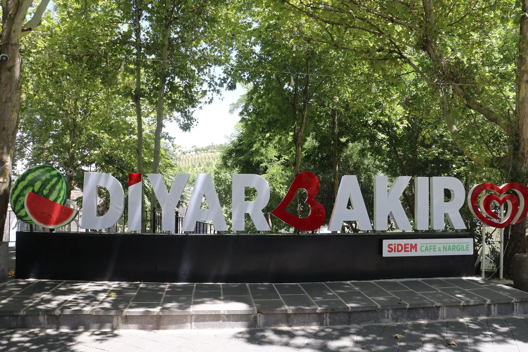 Diyarbakır 40 dereceyi aşan sıcaklıklarla eve kapandı