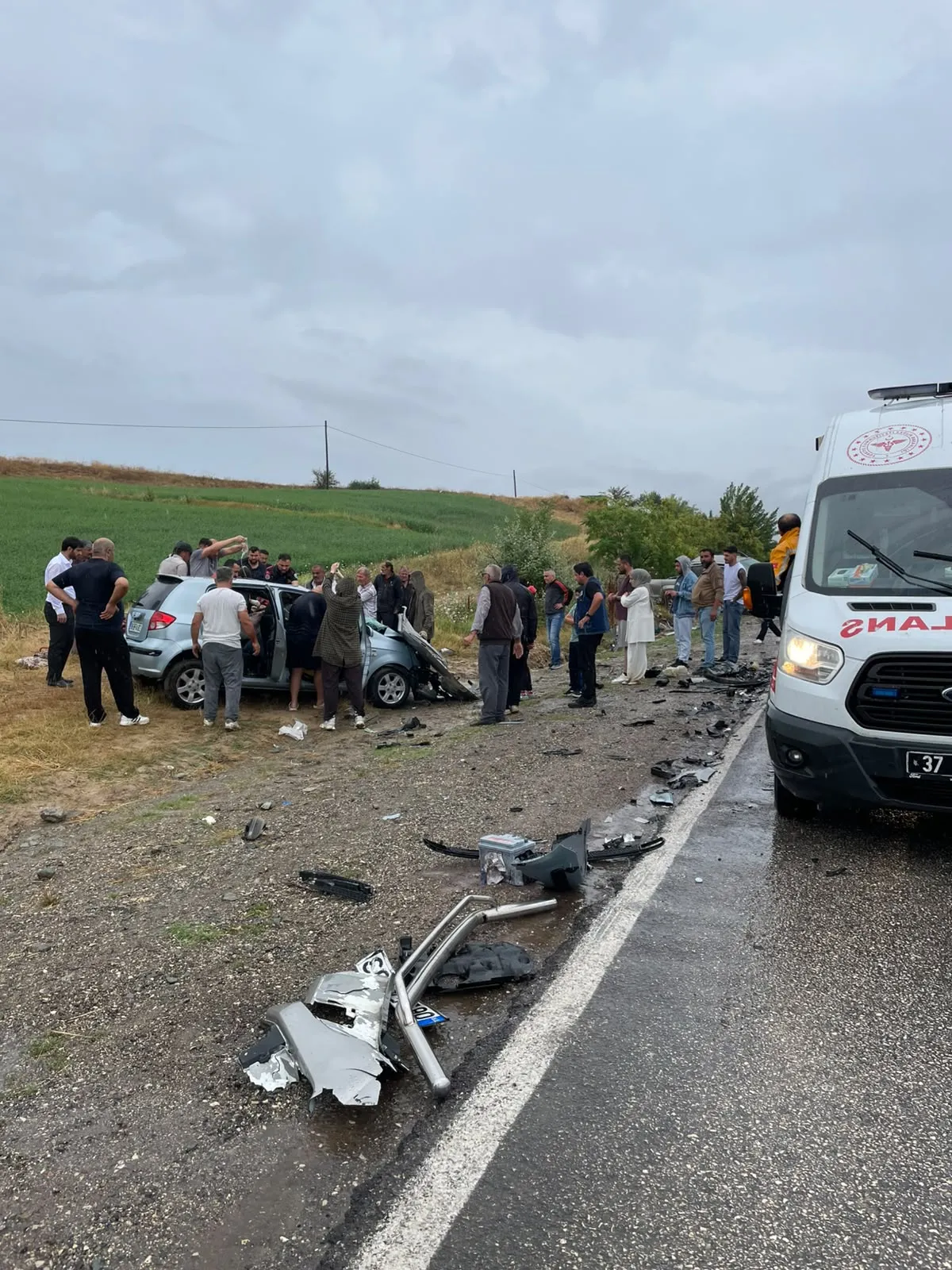 Kastamonu'da üç araç birbirine girdi Bir ölü altı yaralı