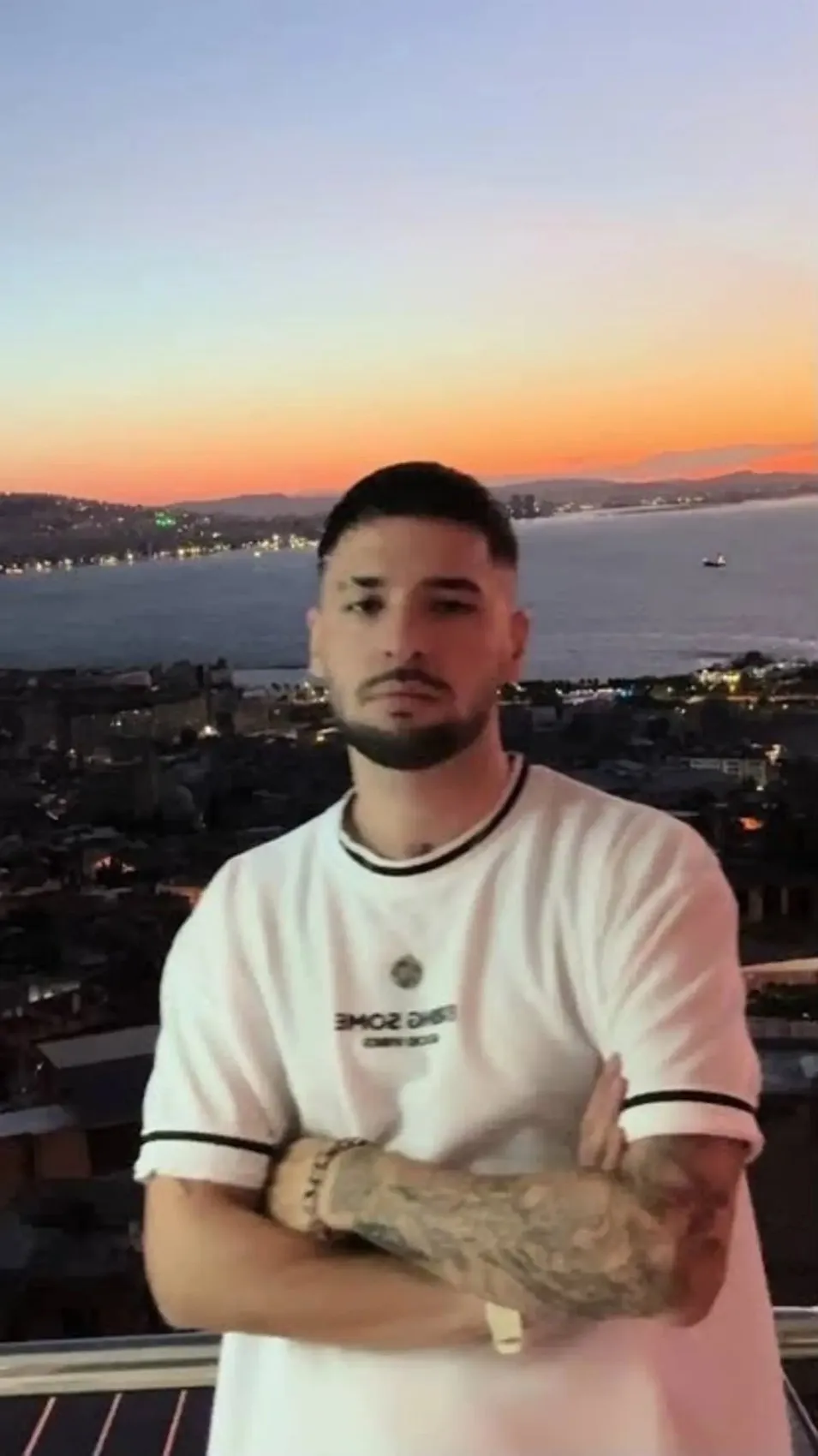 Rapçi Uzay sahnede gözaltına alındı! Şarkı sözleri iddiası 1