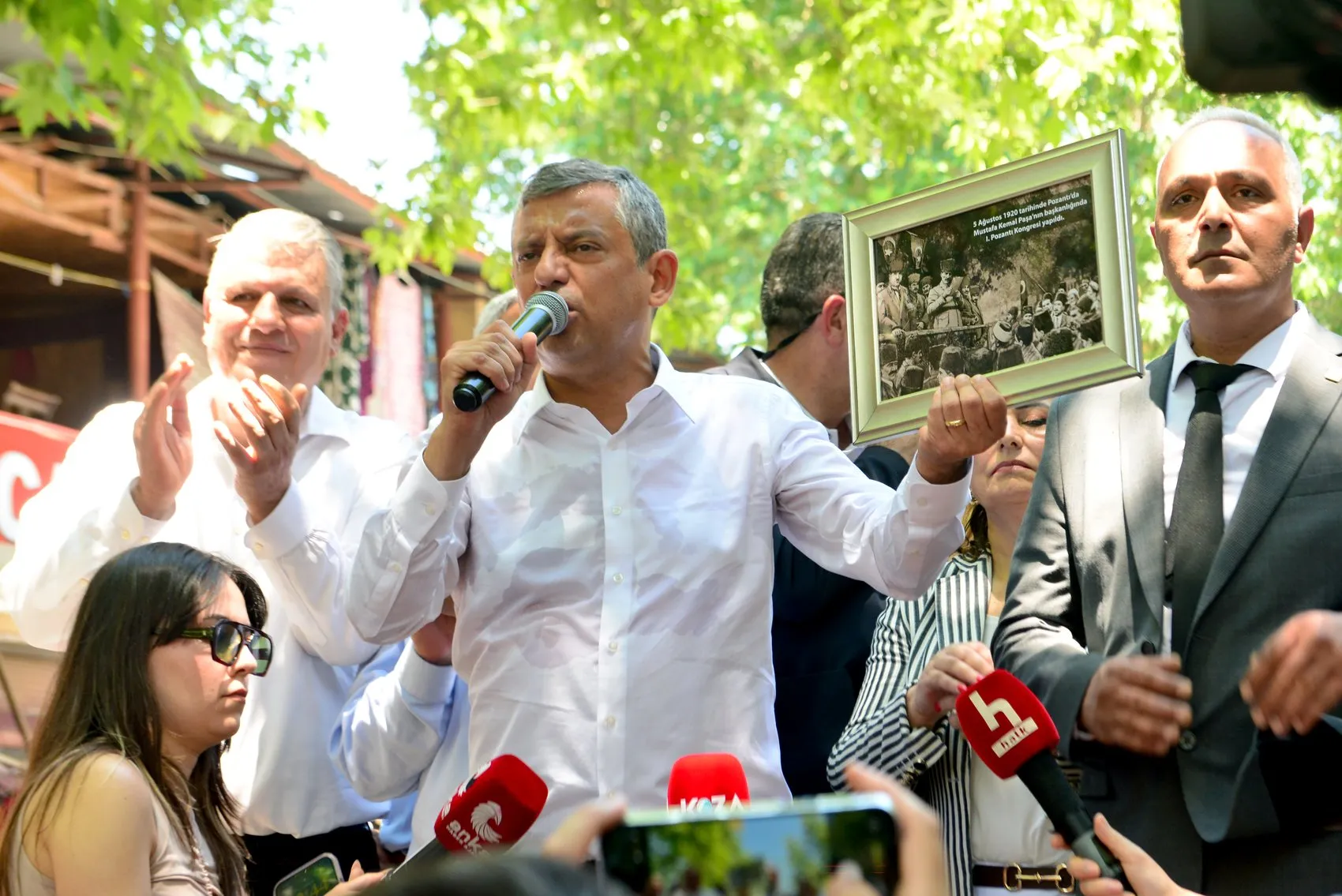 Özgür Özel Adana’da meydan okudu