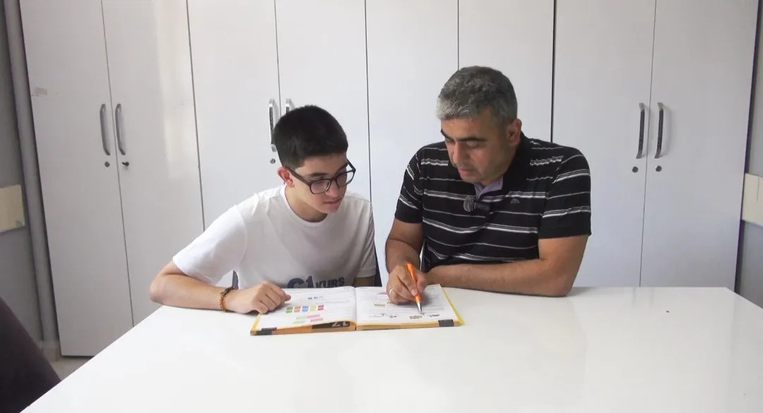 LGS birincisi Muhammed'e yarım milyon liralık başarı primi